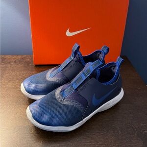 Nike Flex Runner slip on sneakers